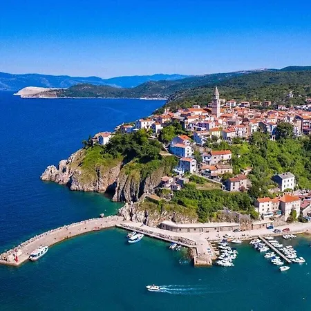 With Pool Near فندق فربنيك